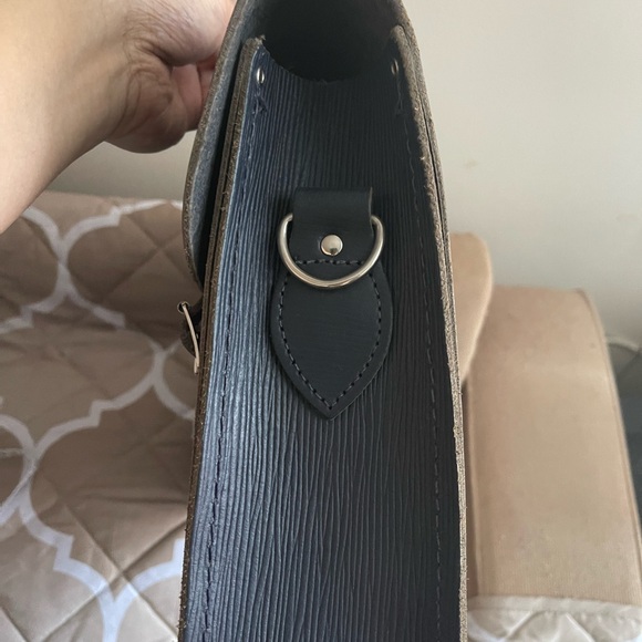 Cambridge Satchel Textured Satchel Bag - Picture 7 of 10